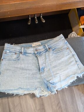 The Mom Short - Abercrombie Curve Love